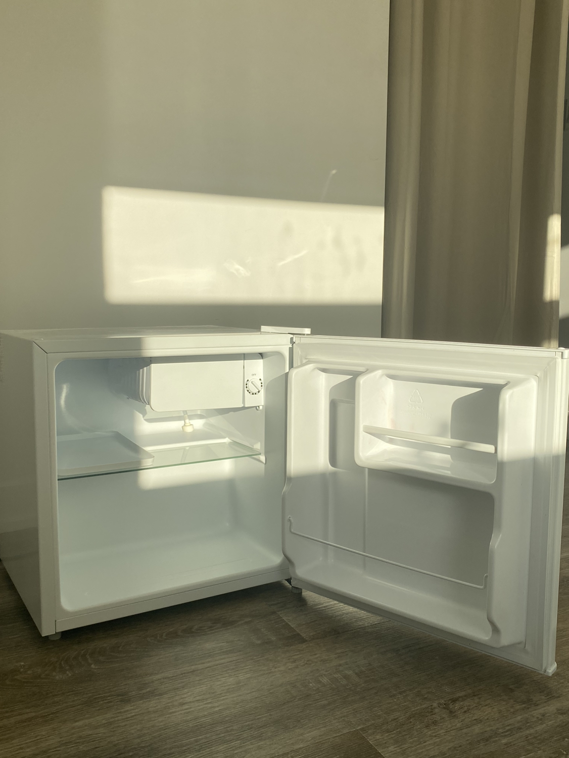 Mini Bar Fridge (perfect condition) - photo 2