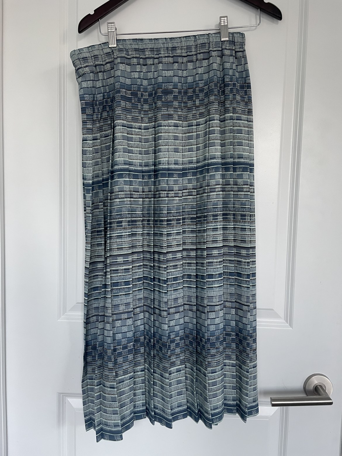 Vintage blue patterned skirt and shirt set image indicator(2)