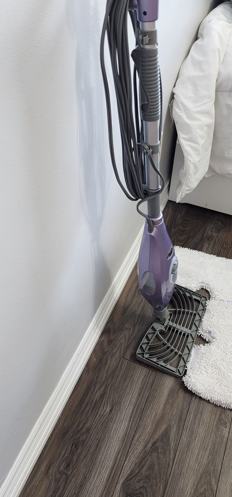 Shark Steam Mop with 2 New Mop Pads. Excellent Condition. - photo 2