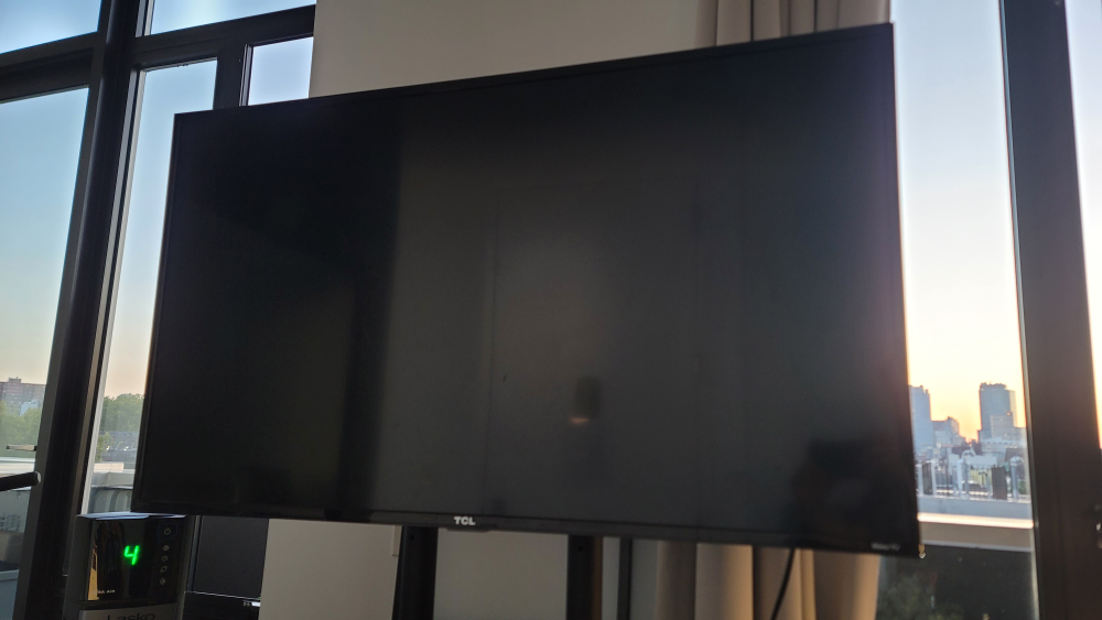 32 inch smart Roku TV with TV stand & Rolling TV stand image indicator(3)