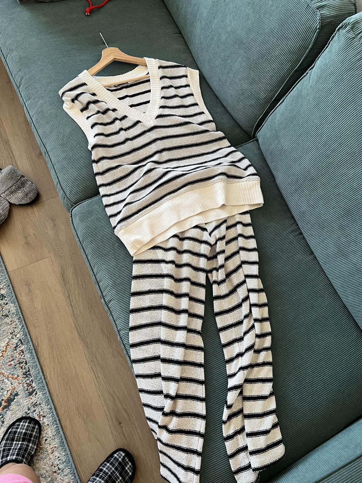 ZARA knit set (top and pants) thumbnail