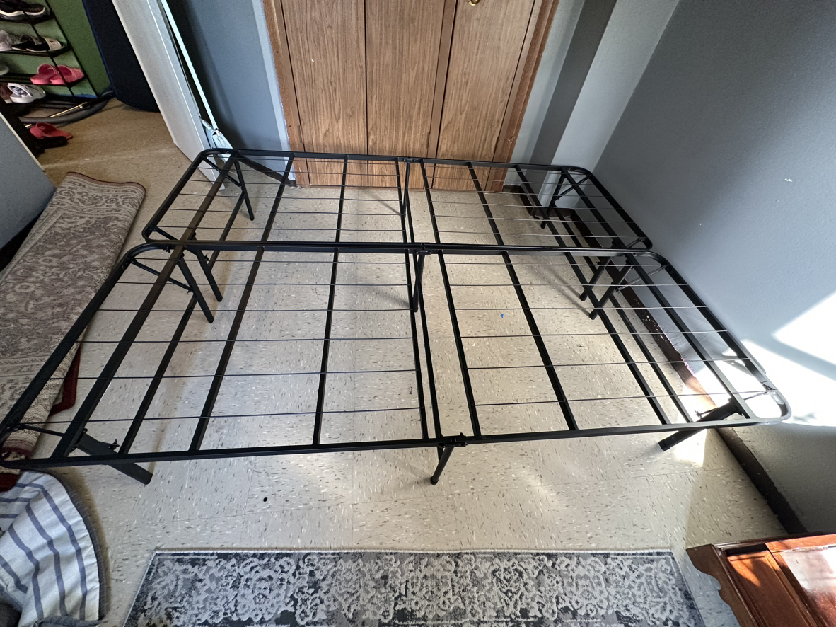 Ikea Queen steel bed frame - photo 4