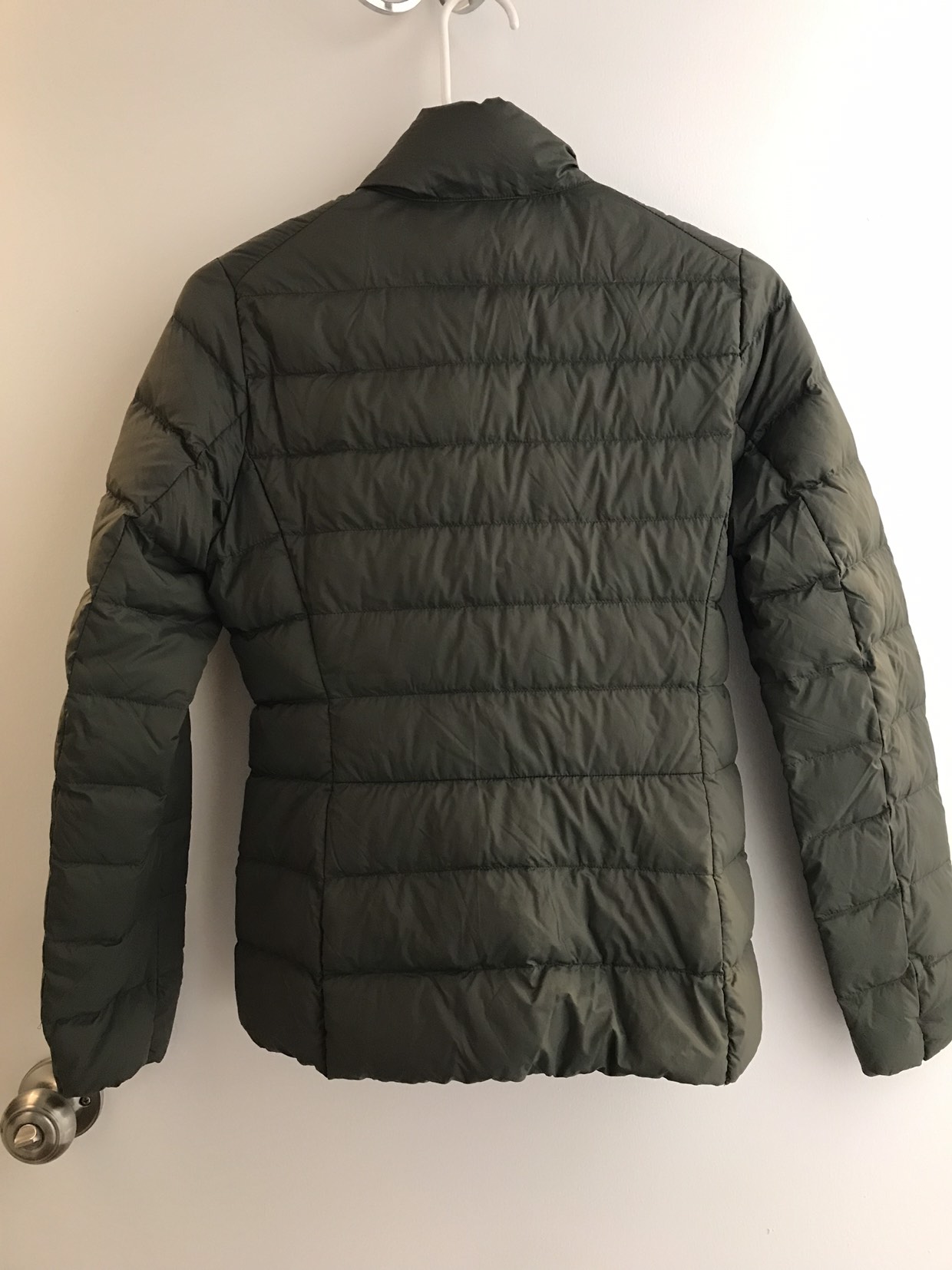 Uniqlo women’s down jacket XS olive green - photo 2