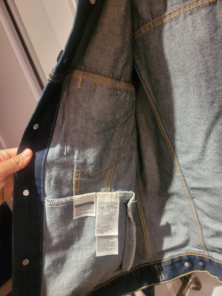 Men's Medium Levi's original denim jacket - photo 2
