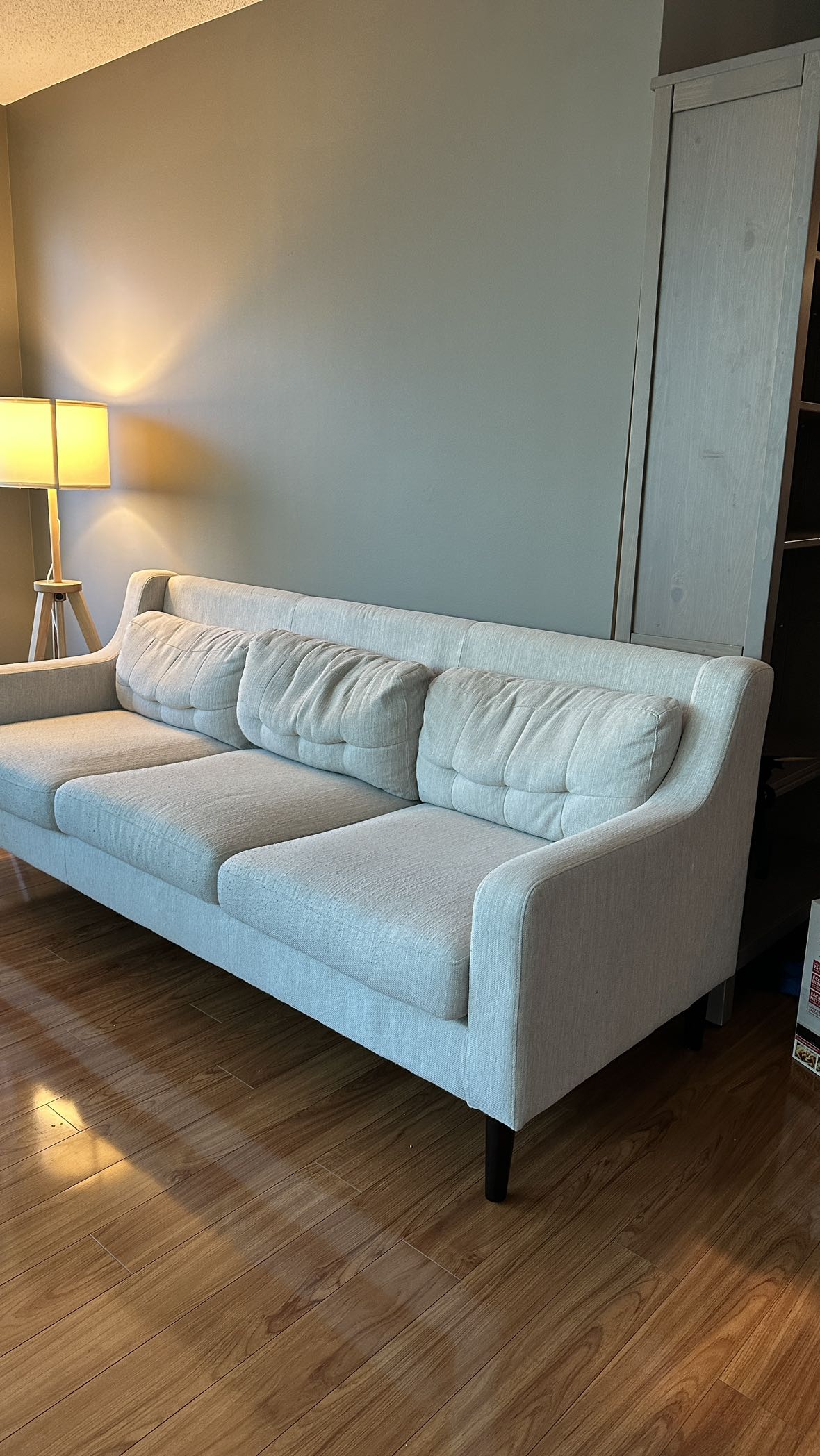 Premium quality couch - photo 3