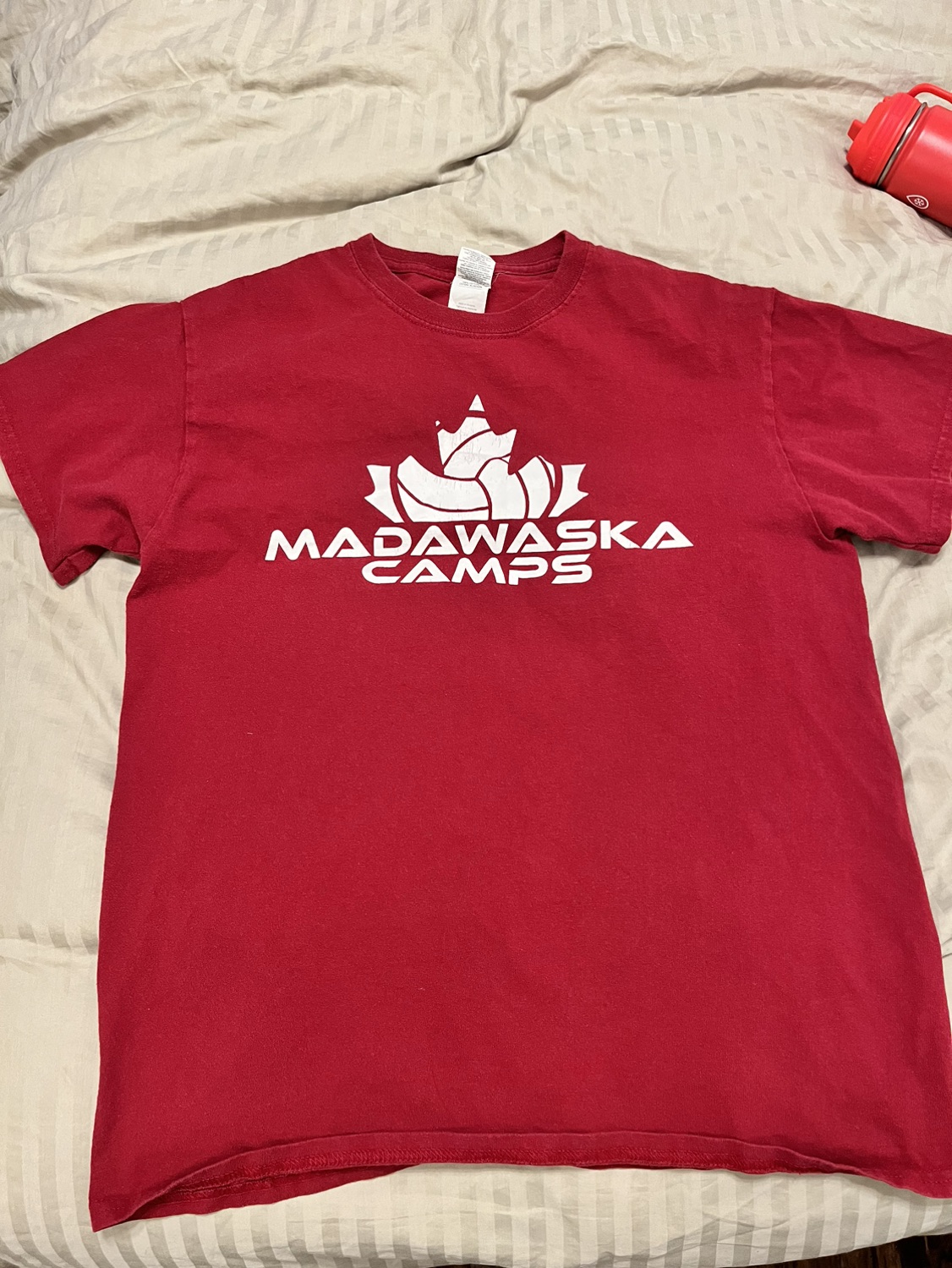 Red T-shirt thumbnail