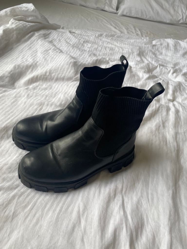 women winter boot thumbnail