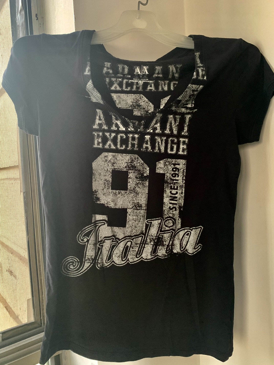 Armani Exchange V-neck image indicator(2)