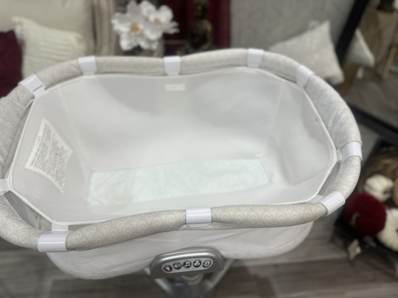 Halo Swivel Bassinet Sleeper - photo 3