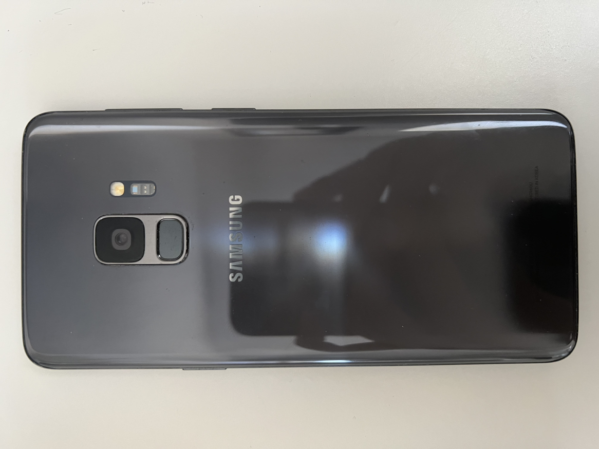 Samsung Galaxy S9 - photo 2