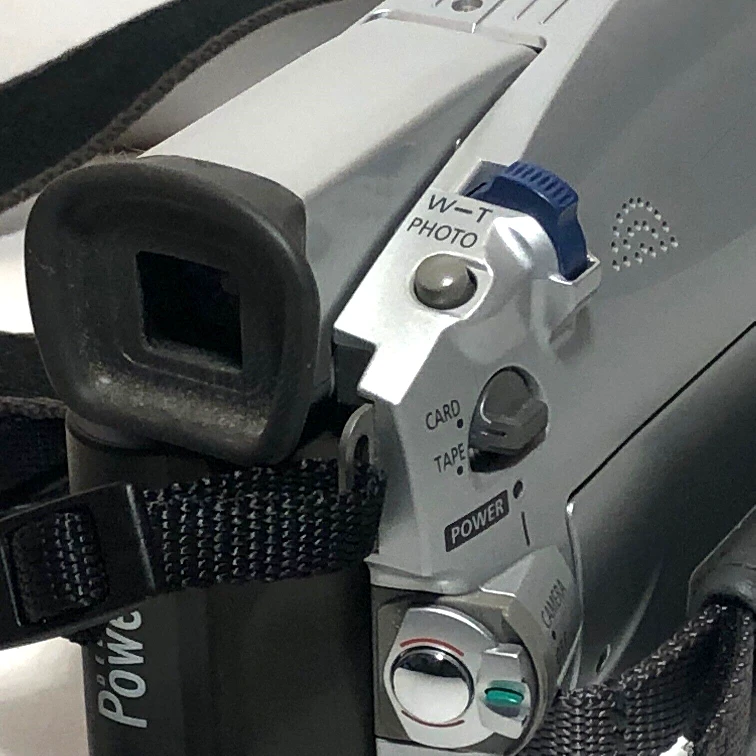 Canon ZR 25 MC Mini DV -- for your collection or your parts image indicator(2)