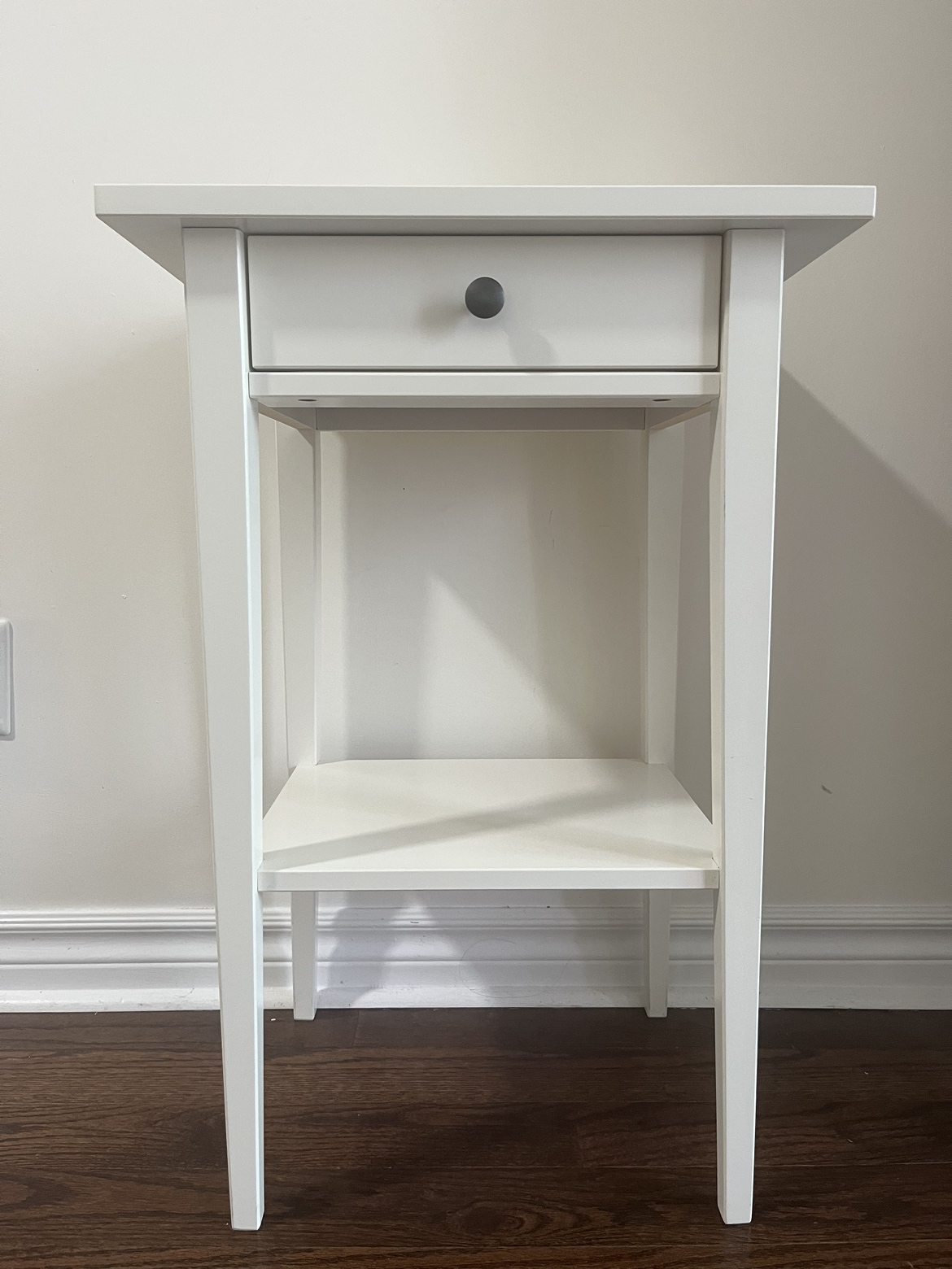 Nightstand table