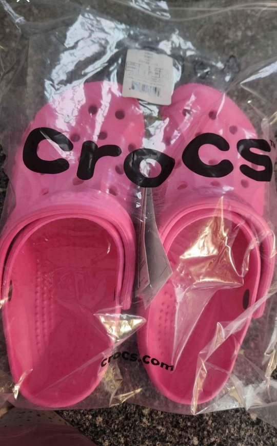 crocs