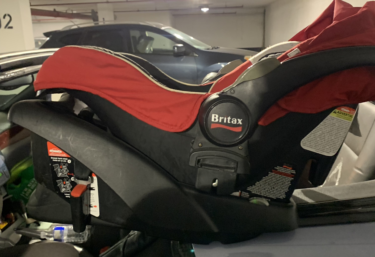 BABY CAR SEAT (Britax B-SAFE) image indicator(6)