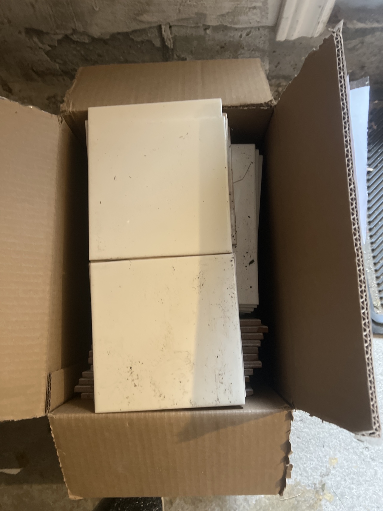 Free tile #freecycle thumbnail