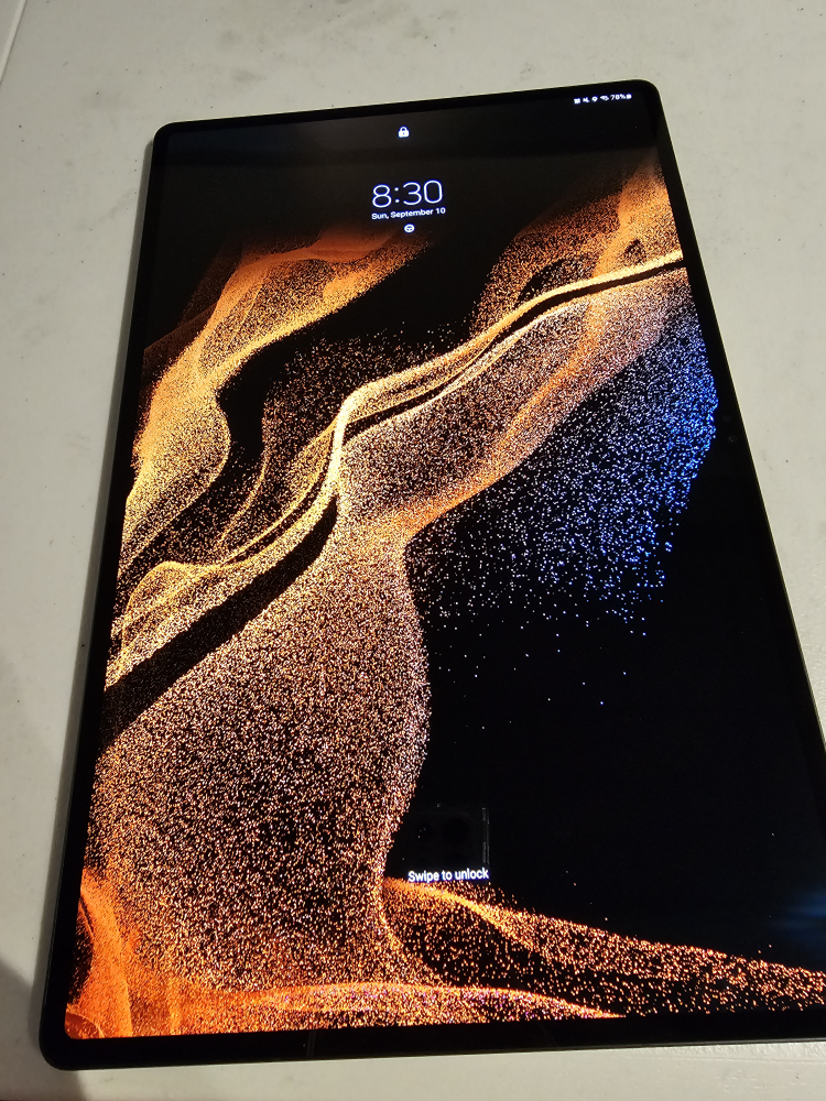 Samsung Galaxy Tab S8 Ultra w/ Keyboard thumbnail