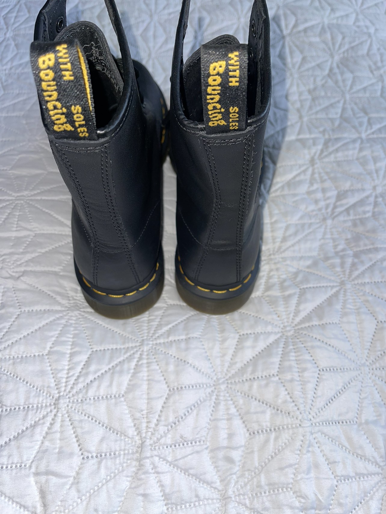 Brand new!! DR Martens boots image indicator(3)