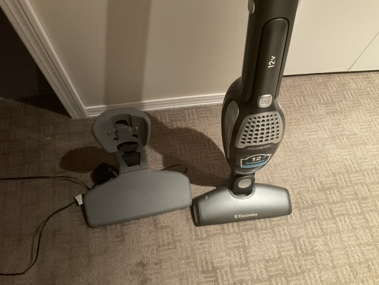 Electrolux cordless featherweight vacuum