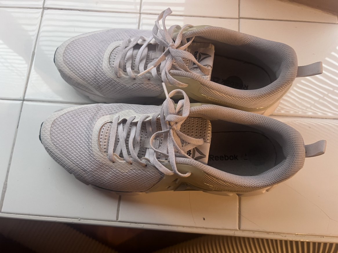 Reebok shoes 10.5 - photo 2