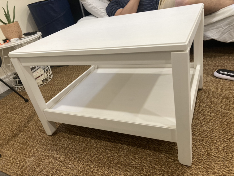 Table/ coffee table thumbnail