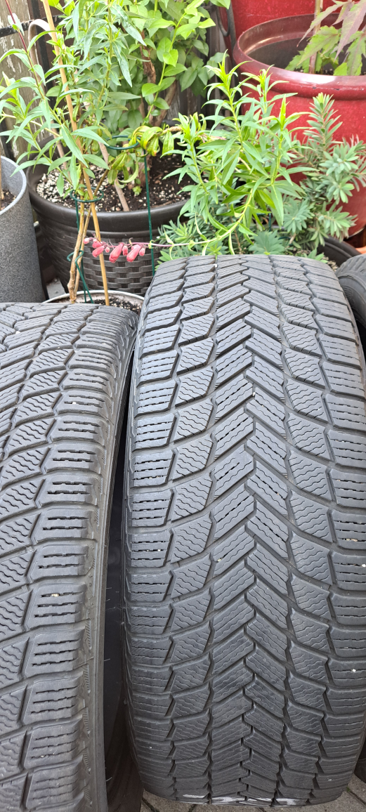 4 Michellin X Ice (245/50 R 20) with tire storage covers cover - photo 3