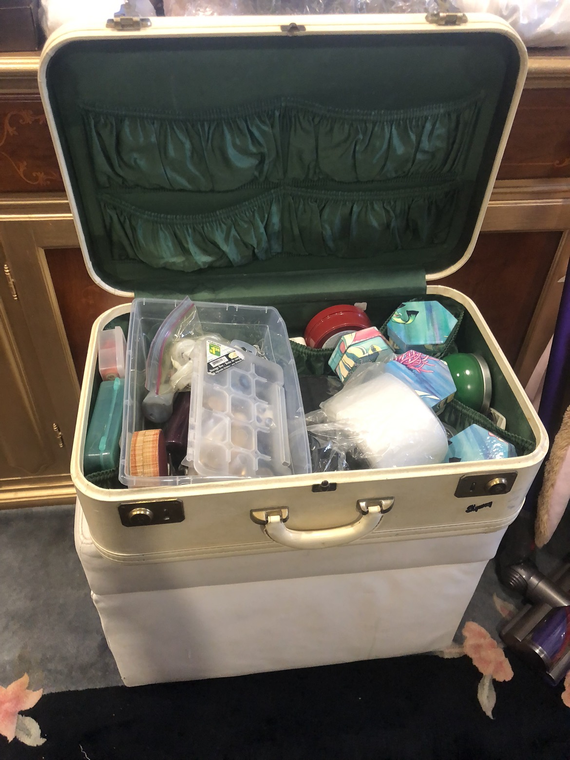 Vintage Authentic Skyway Suitcase - photo 3