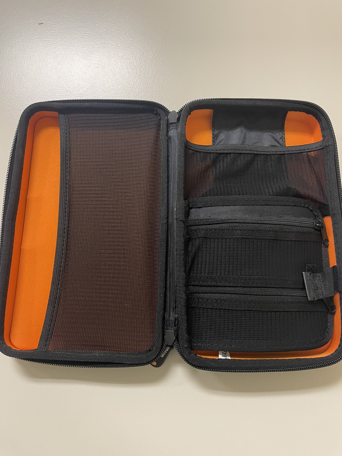 !Brand new! Universal Travel Case for Small Gear and Accessories