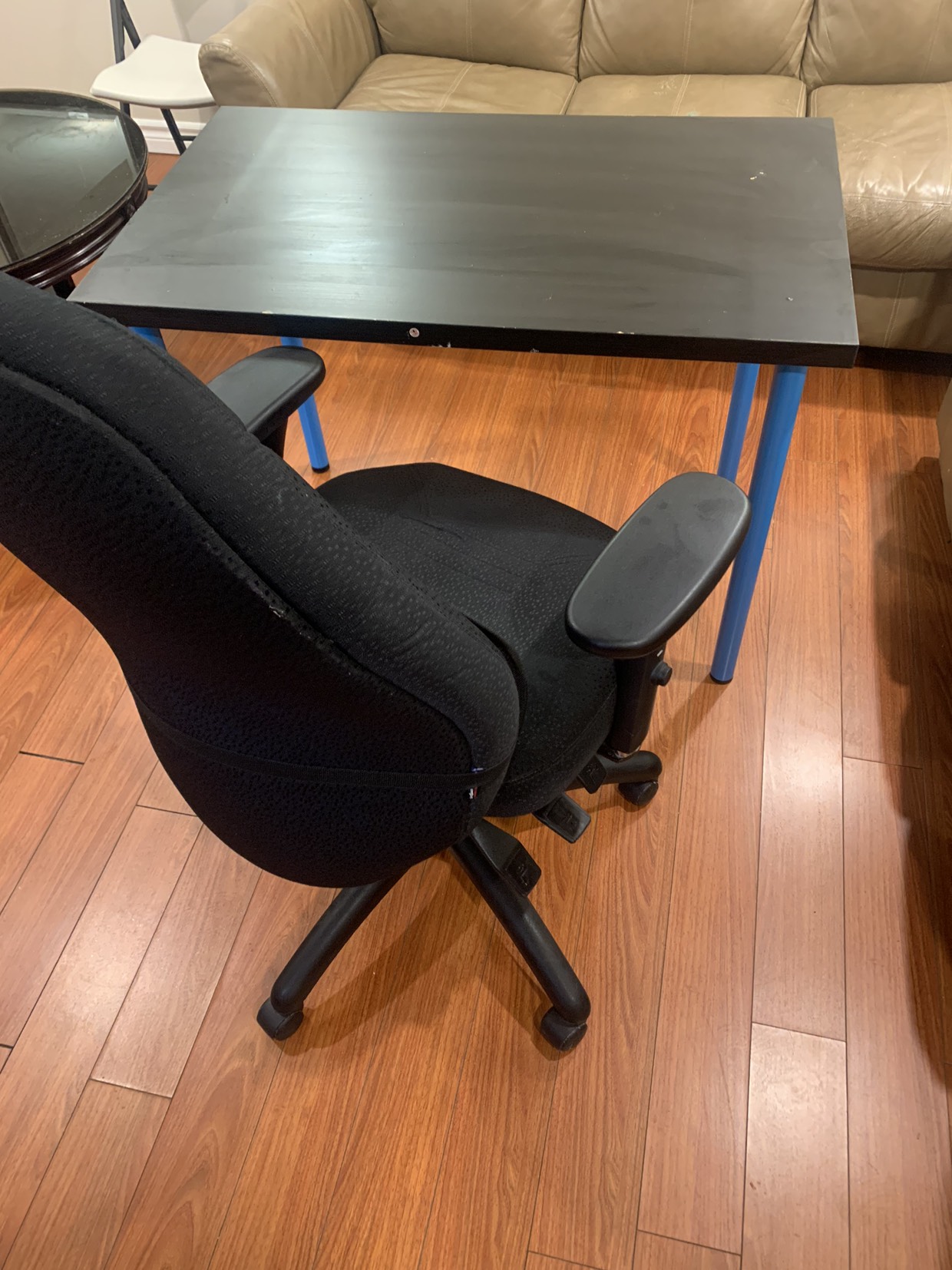 Office chair + Ikea table - photo 4