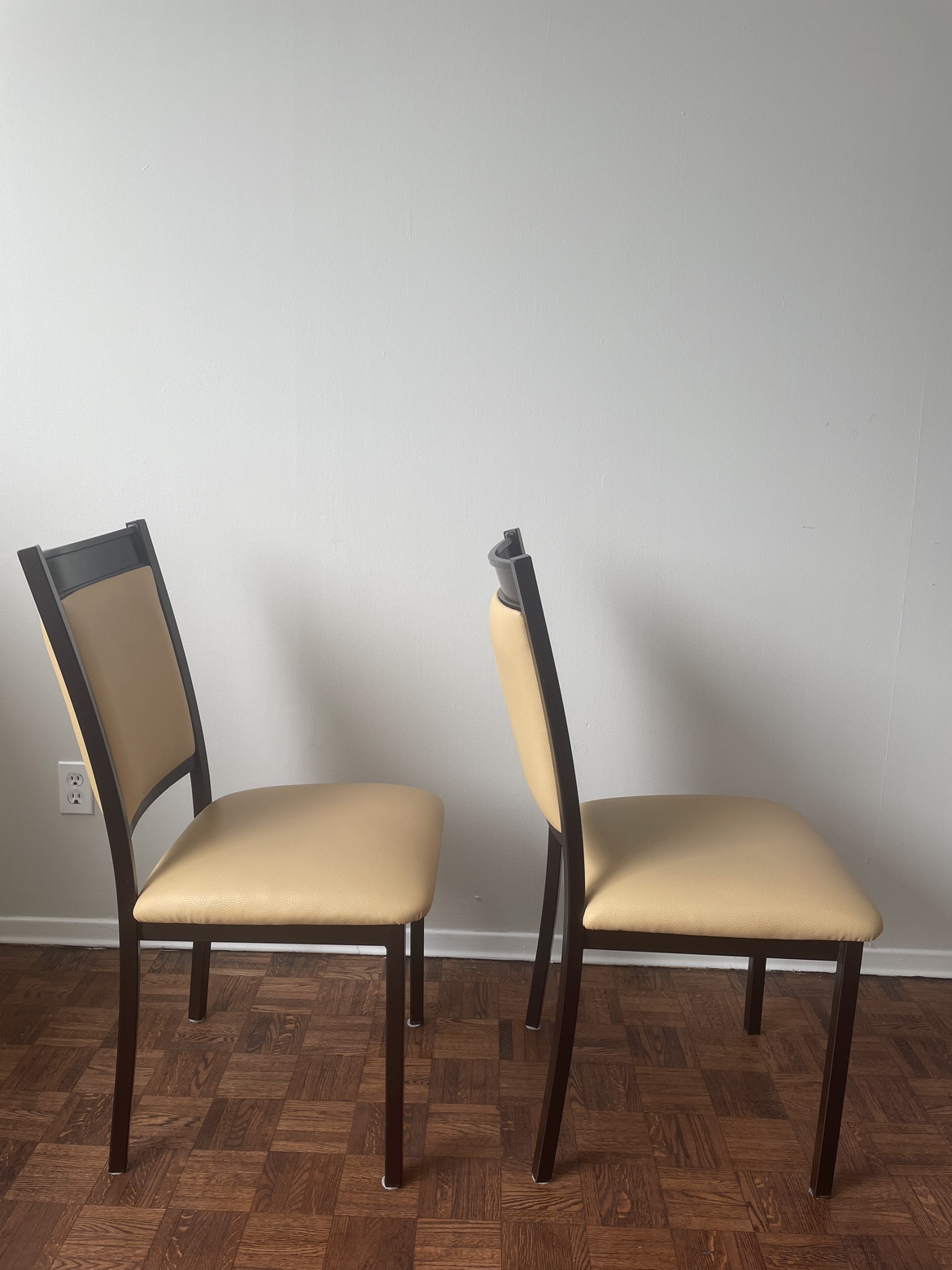 2 Chairs - photo 3
