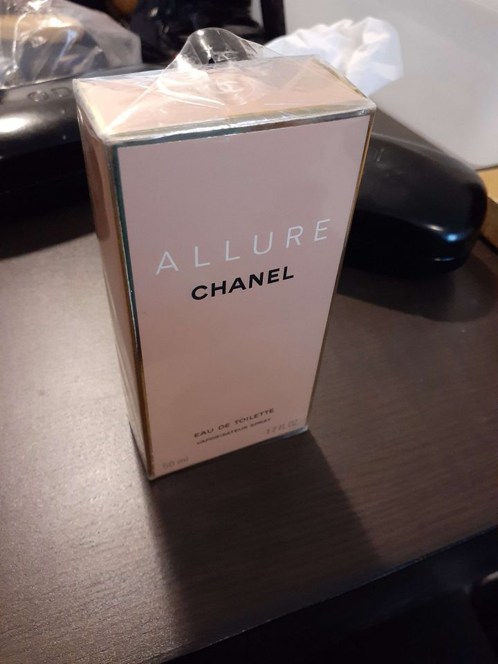 Allure Chanel Women's Perfume [1996] image indicator(3)