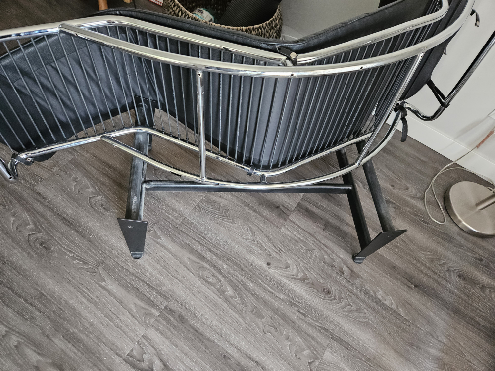 black chaise - photo 2