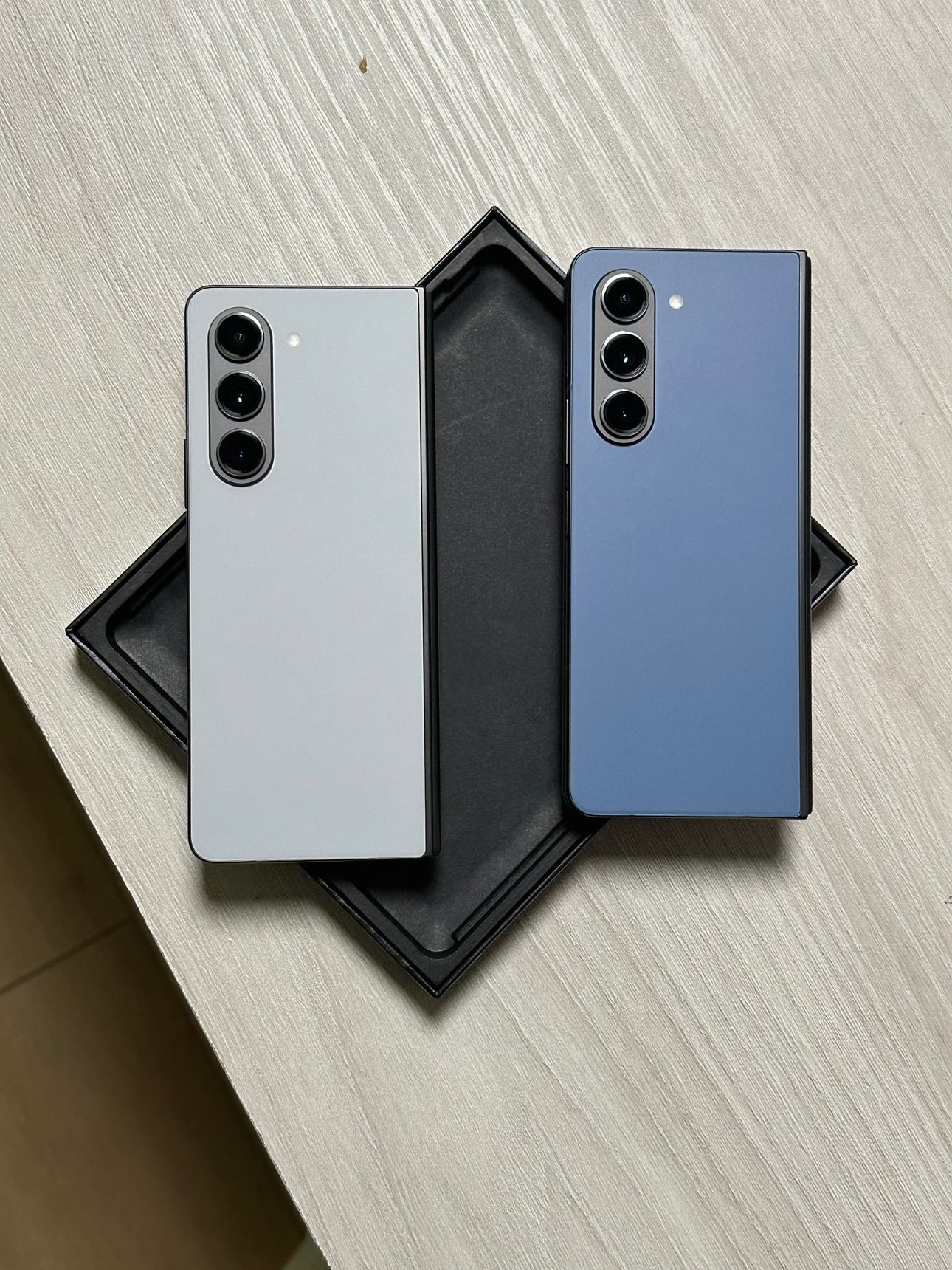 Fold 5 - 1TB Online Exclusive thumbnail