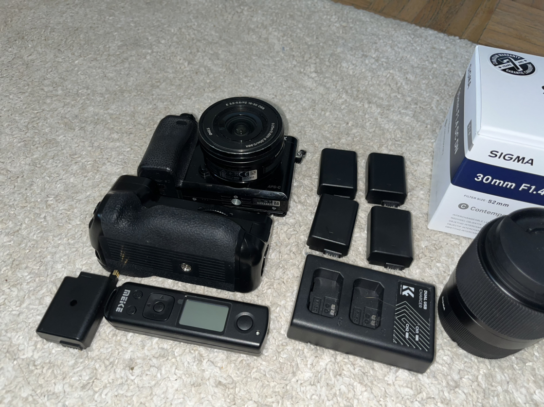 Sony A6000 Camera with 16-50mm lenses - photo 5