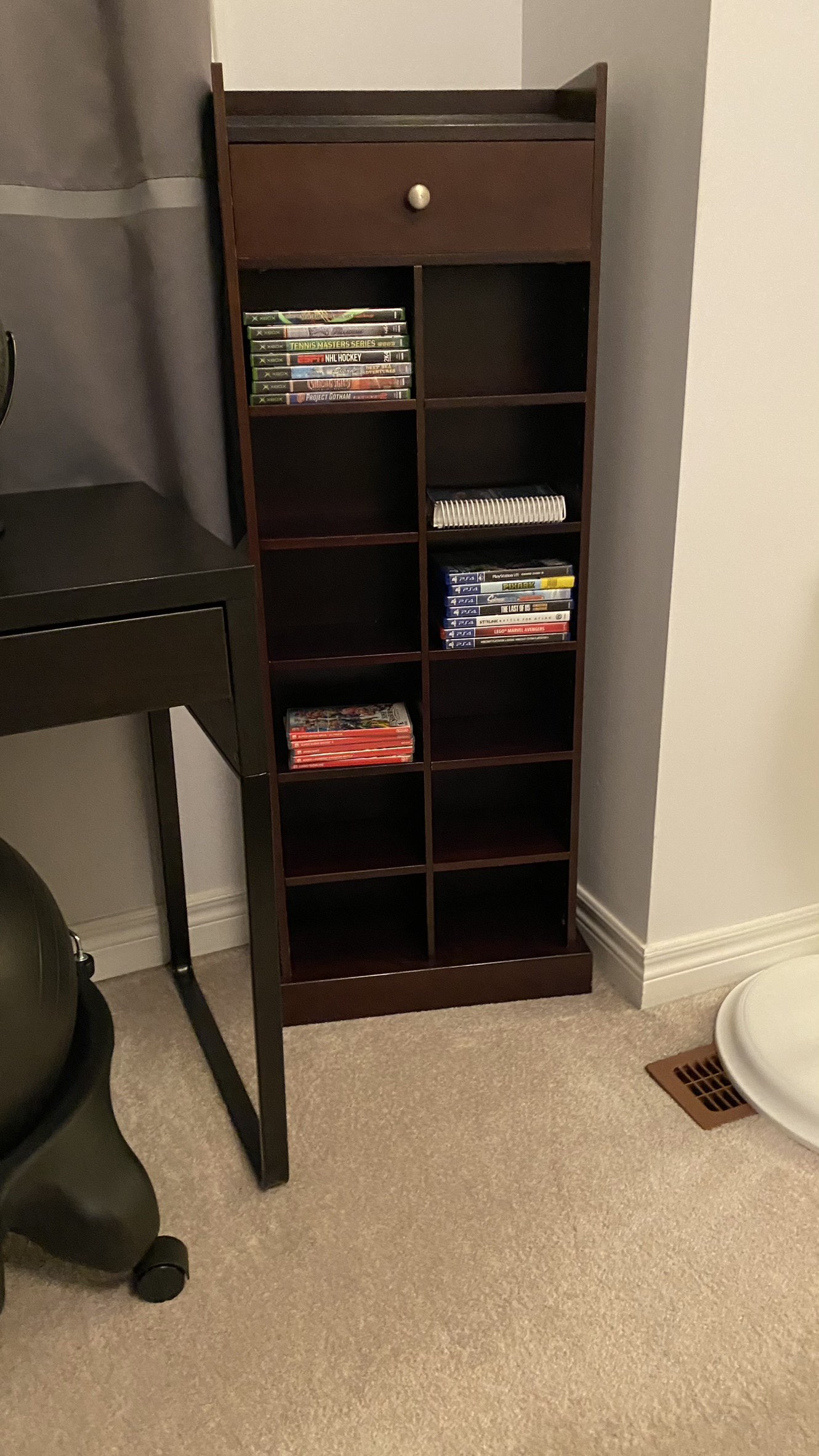 CD/VIDEO GAMES SHELVE - photo 2