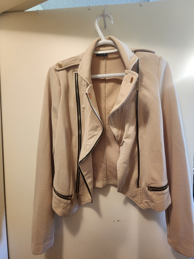 Beige Coat         M