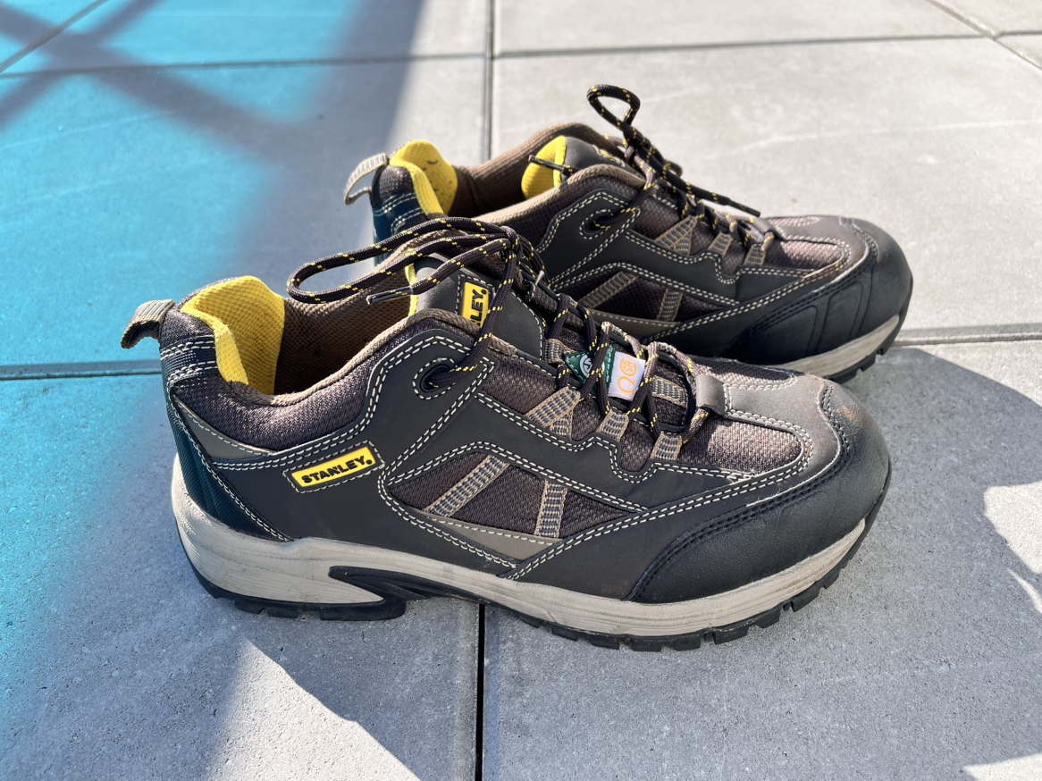 Stanley CSA approved Size-10 Safety Shoes - new - photo 2