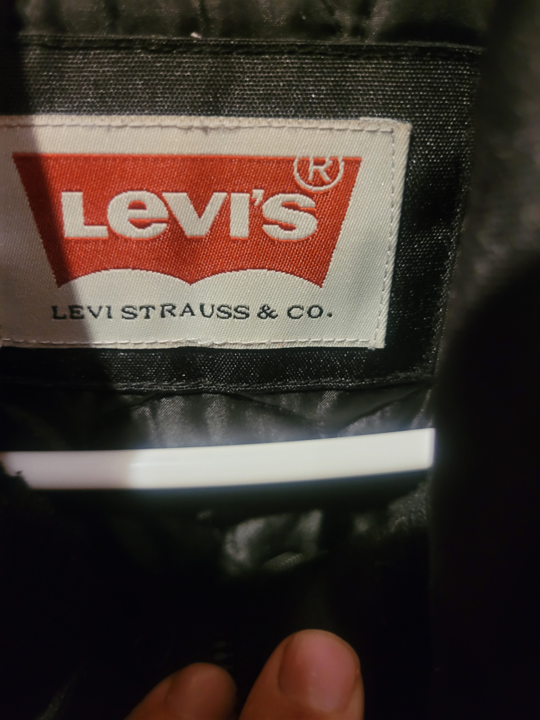 Levi's Mens small winter jacket fits like a Medium - photo 3