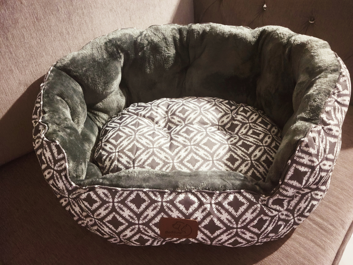 Small pet bed (new) thumbnail