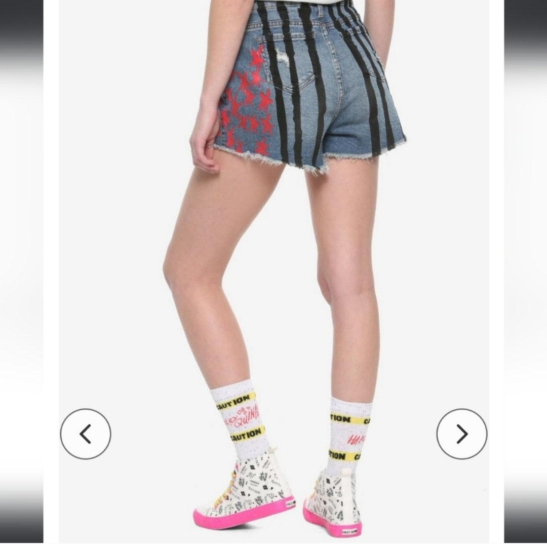 Harley Quinn shorts image indicator(5)