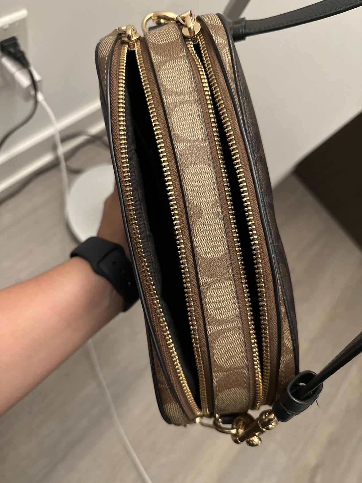 Couch cross body bag - photo 3