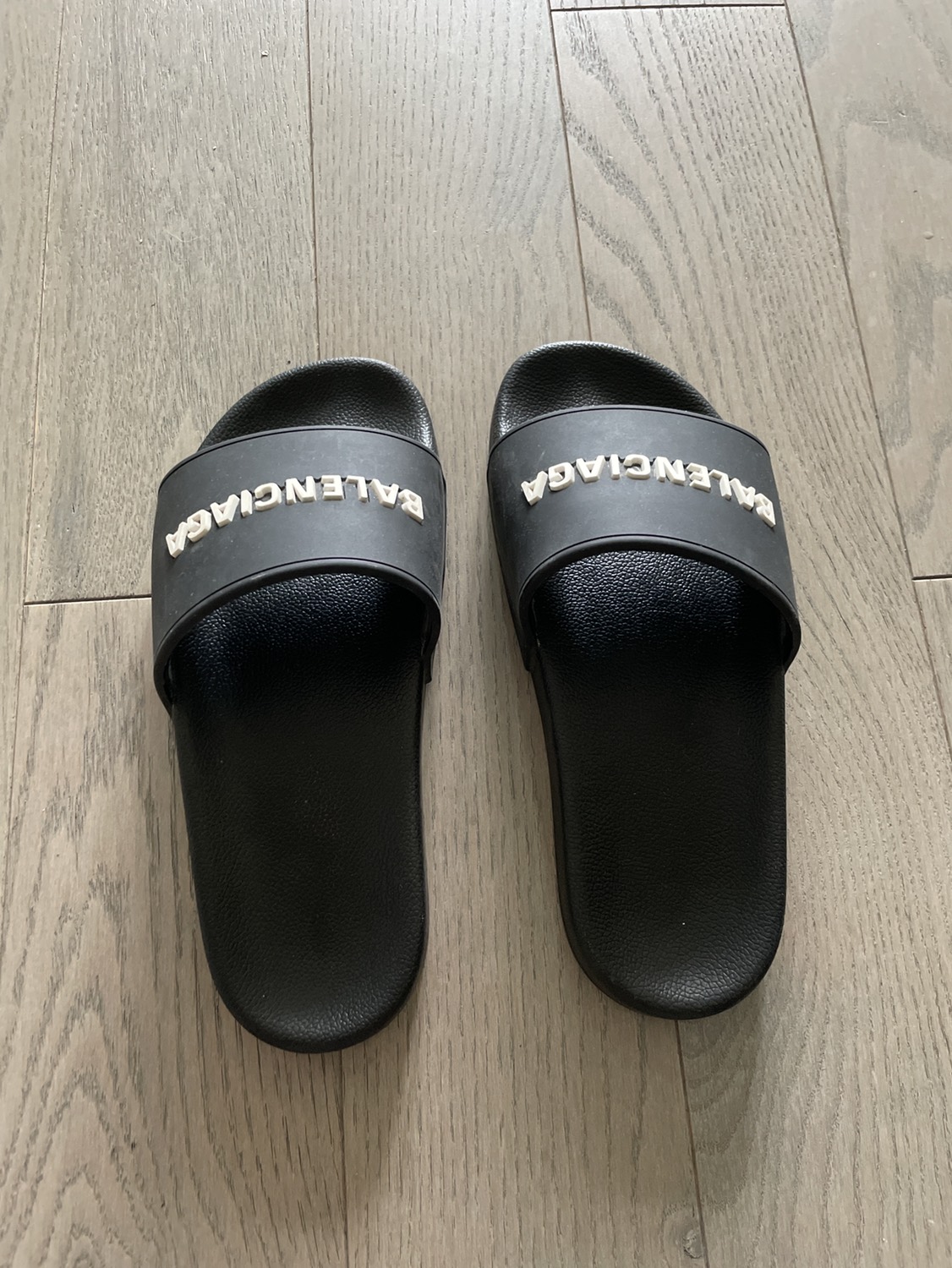 Balenciaga slippers image indicator(3)