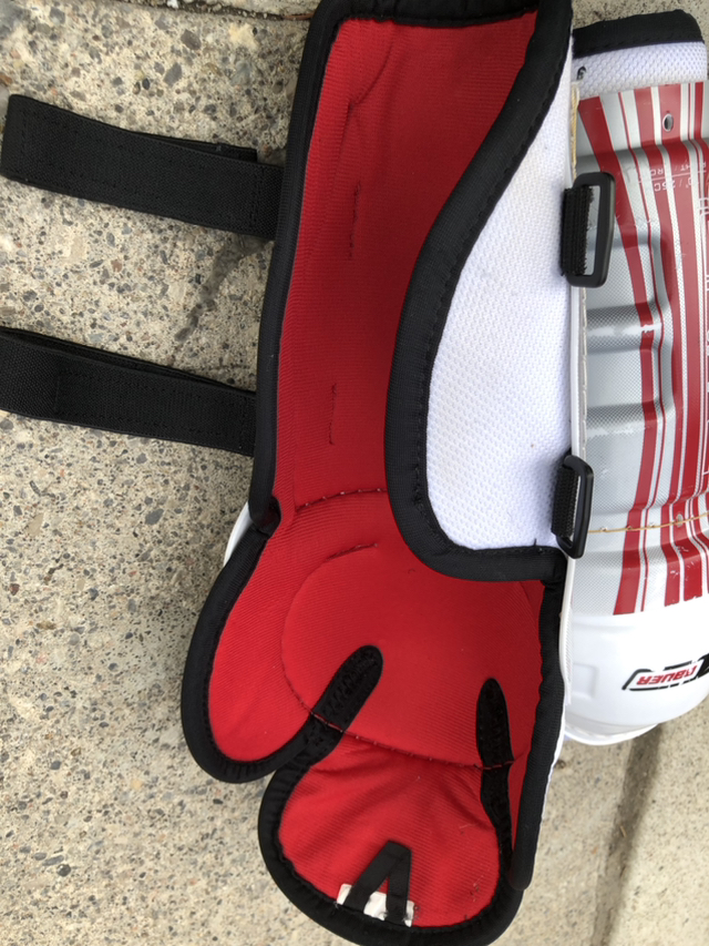 Hockey shin guards - youth size 10” - photo 3