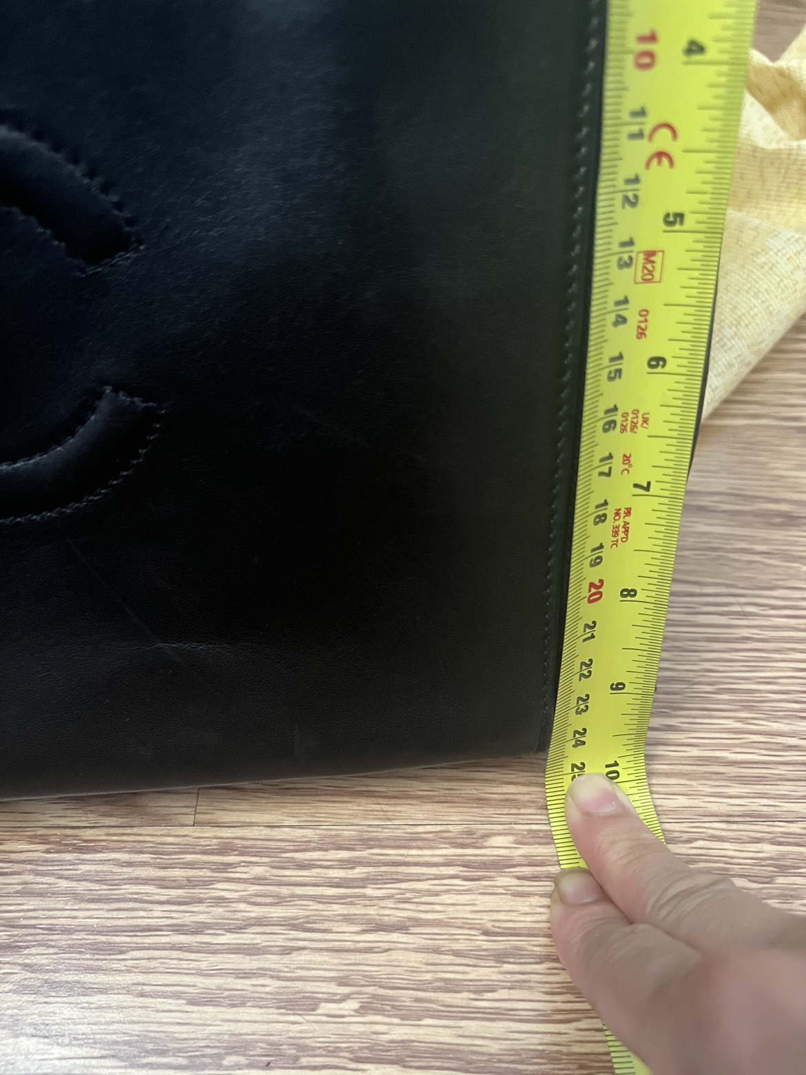 Authentic CHANEL Smooth Leather Bag Rare image indicator(6)