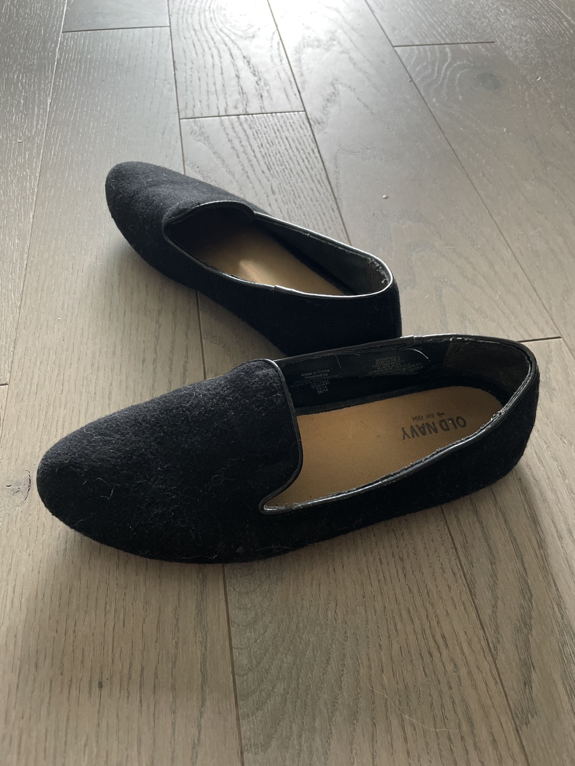 Black loafers image indicator(2)