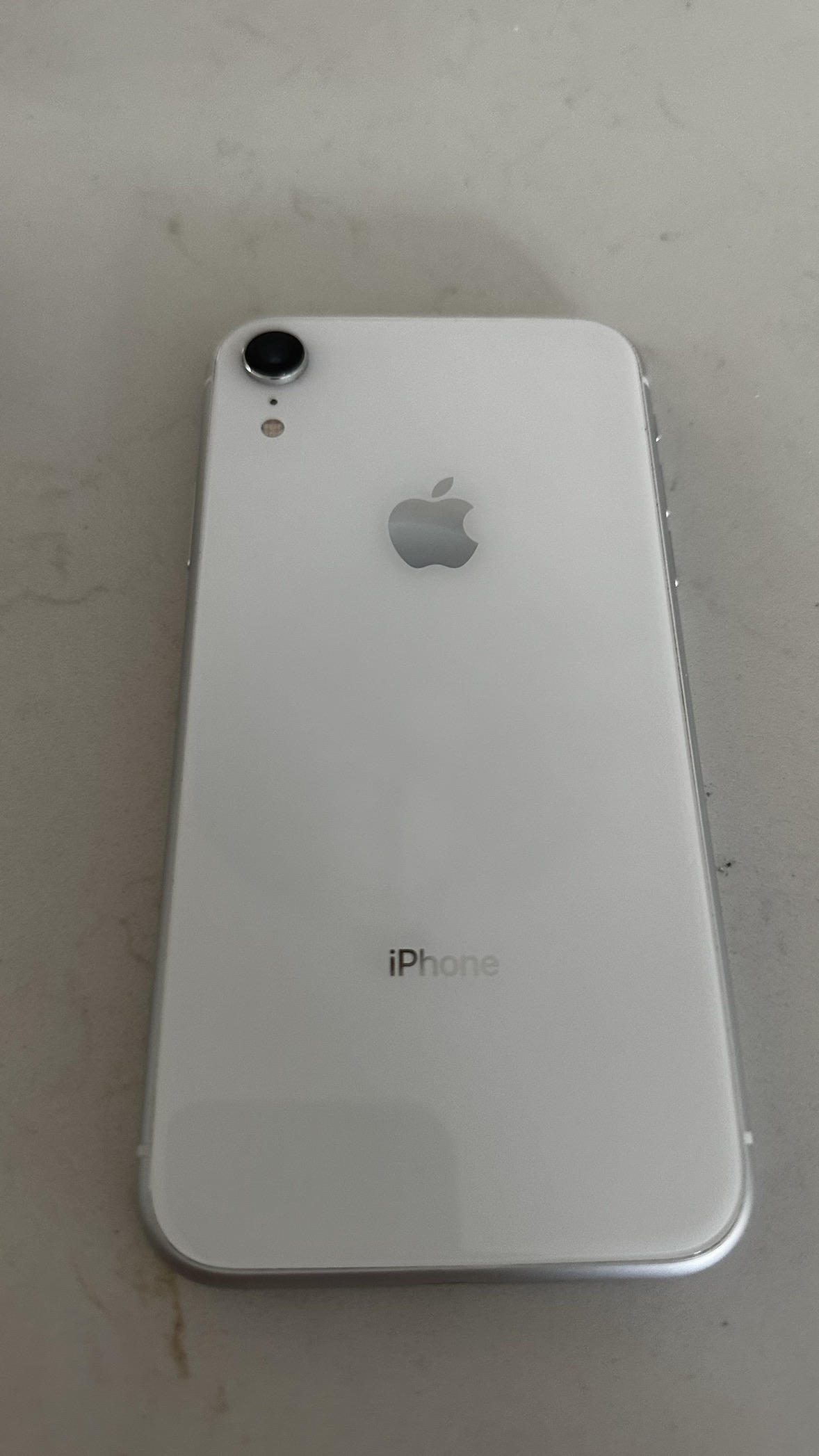 IPhone XR - photo 3