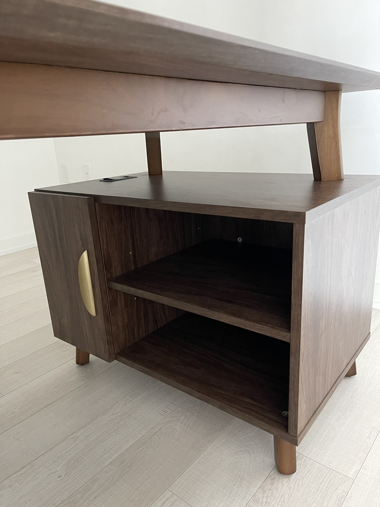 Urgent! Must go! Beautiful desk(big)/Dunning table image indicator(3)