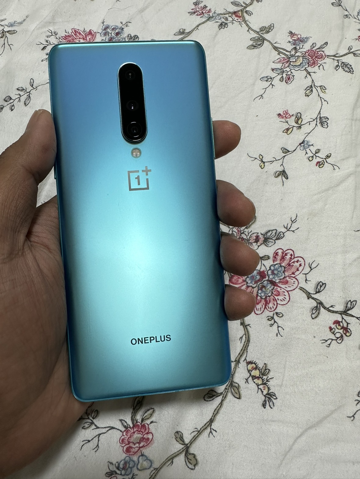 Oneplus 8 (128 GB, 6GB RAM & Oneplus nord Earbuds Combo.