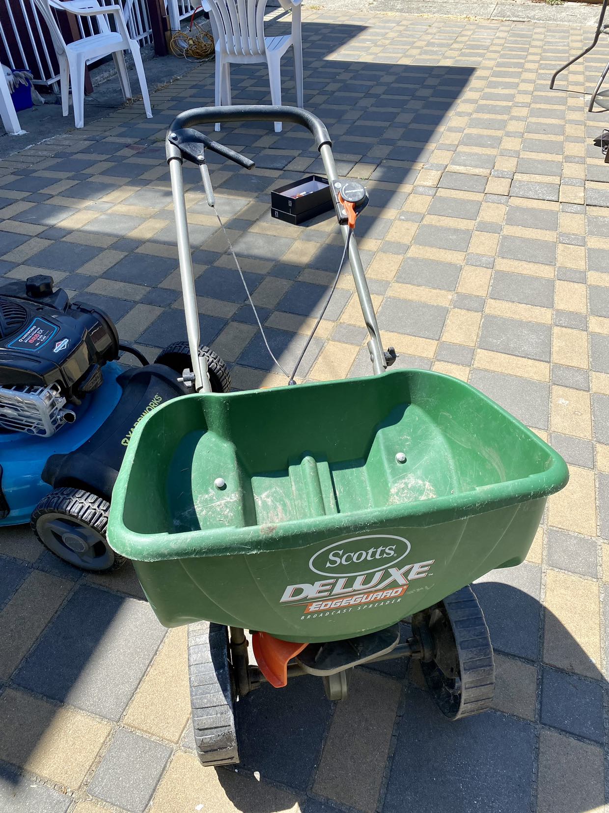 Scott’s spreader like brand new