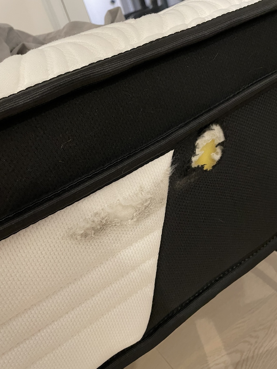 Twin mattress and bed frame - photo 4
