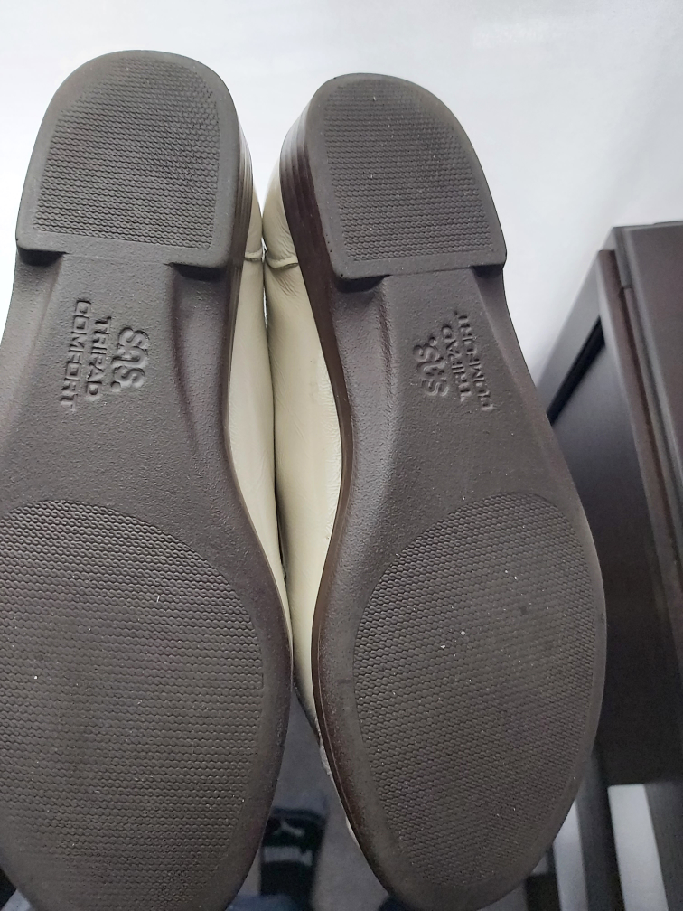 SAS tripad comfort beige loafer shoes, size 8.5 image indicator(3)
